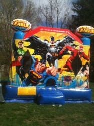 IMG 0875 1756253534 Justice League Bounce House 13 x 13